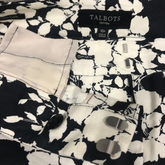 Talbots Black & Ivory Floral Signature Crops - Picture 7 of 7